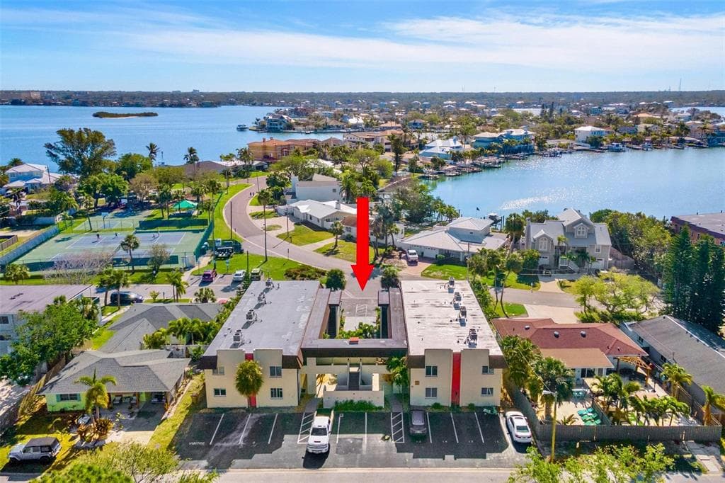 2704 2ND STREET UNIT 2 INDIAN ROCKS BEACH, FL 33785