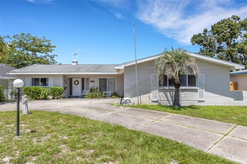2697 S 66TH TERRACE S ST PETERSBURG, FL 33712