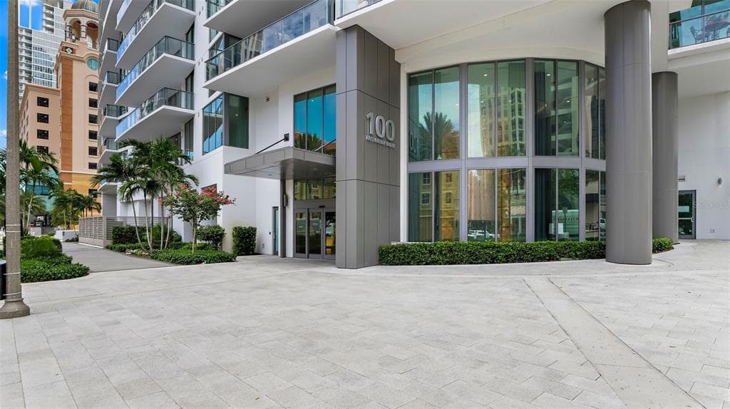 100 1ST AVENUE N UNIT 201 ST PETERSBURG, FL 33701