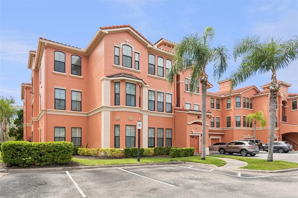 2705 VIA MURANO UNIT 114 CLEARWATER, FL 33764