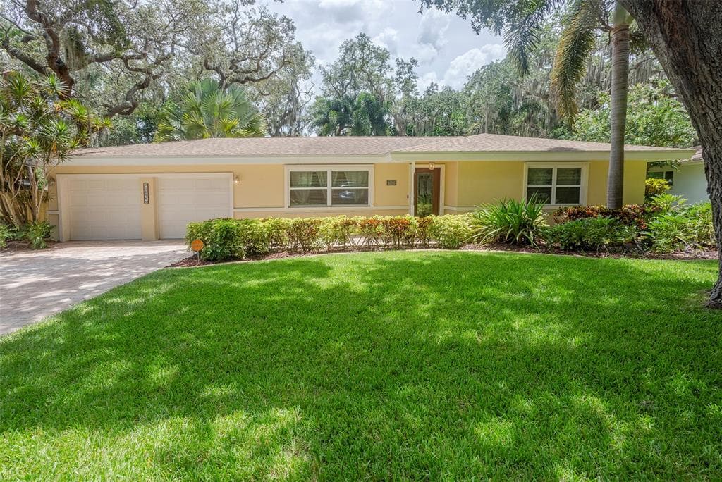 1696 VELMA DRIVE S LARGO, FL 33770