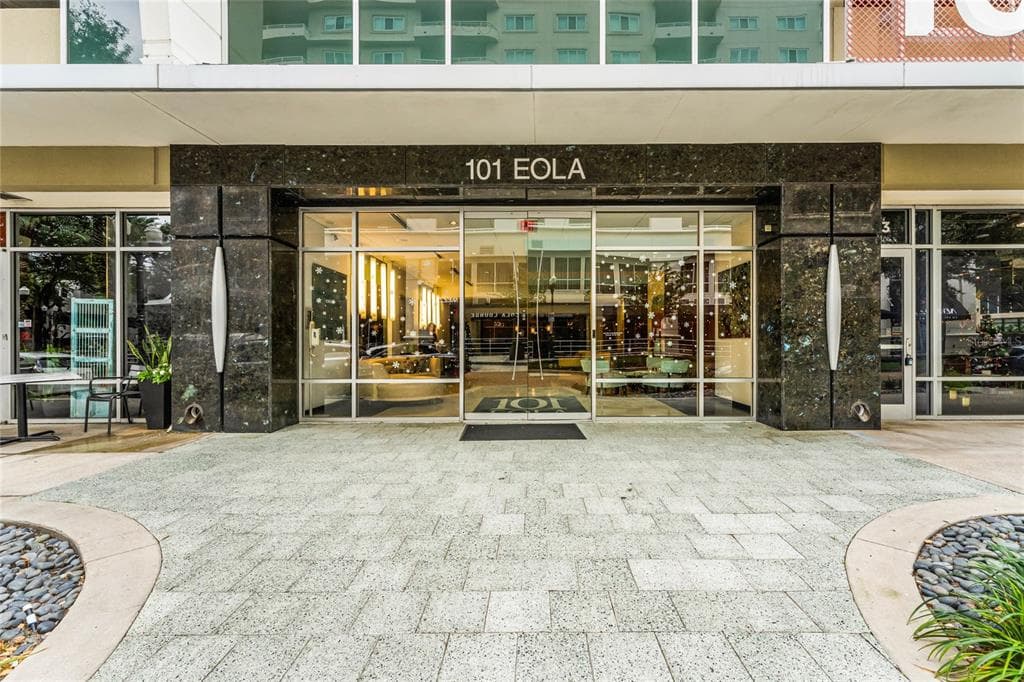 101 S EOLA DR UNIT 910 ORLANDO, FL 32801