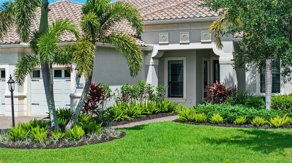 8236 LARKSPUR CIRCLE SARASOTA, FL 34241