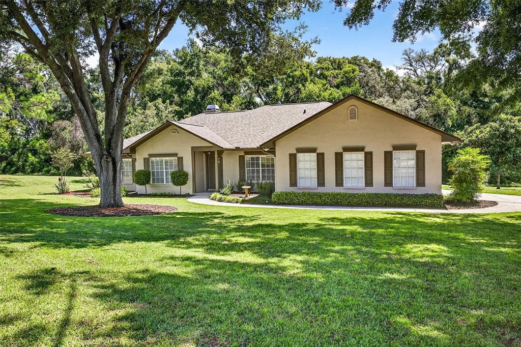 11240 GRANDVIEW DR DADE CITY, FL 33525