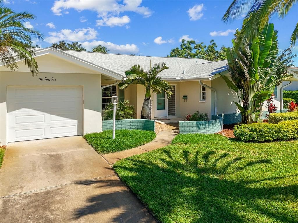 1045 44TH AVENUE NE ST PETERSBURG, FL 33703