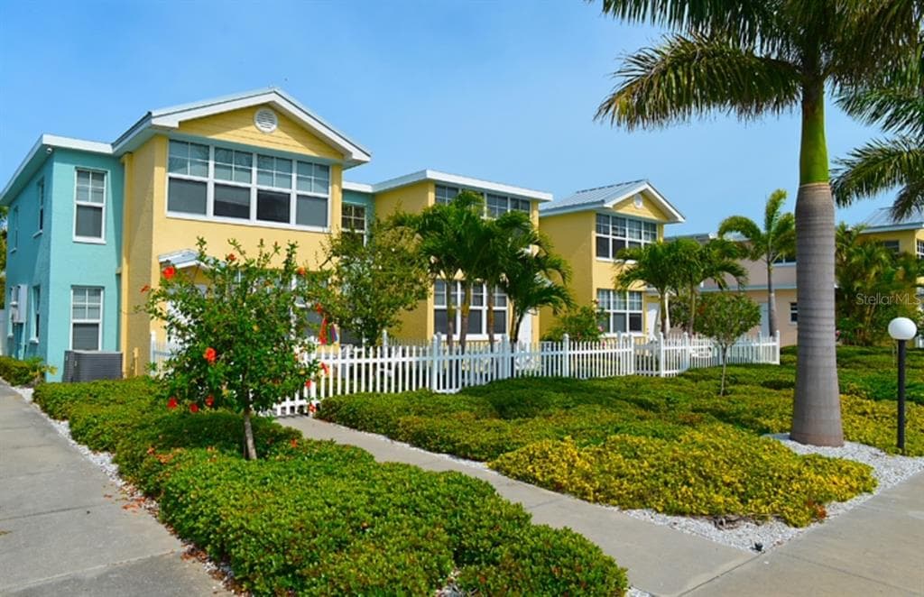19417 GULF BOULEVARD UNIT C109 INDIAN ROCKS BEACH, FL 33785