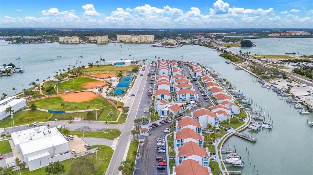 273 REX PLACE UNIT H MADEIRA BEACH, FL 33708