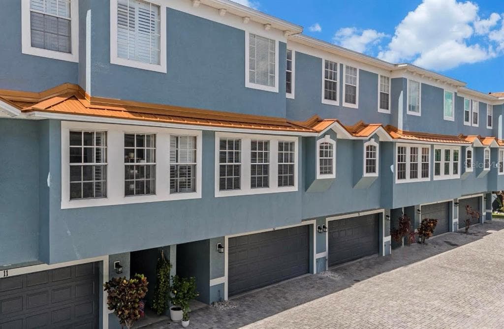3111 W DE LEON STREET UNIT 10 TAMPA, FL 33609
