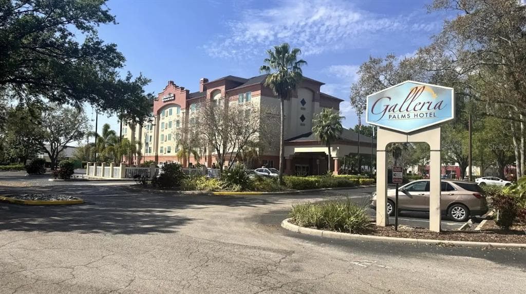 3000 MAINGATE LANE UNIT 424 KISSIMMEE, FL 34747