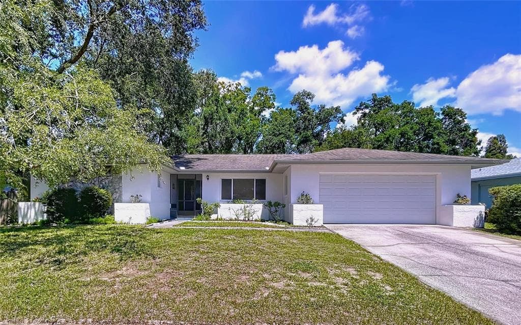 422 MAHOGANY DRIVE SEFFNER, FL 33584