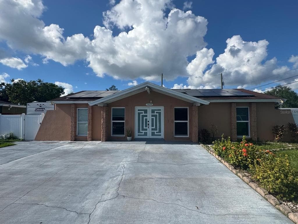 7420 ARIPEKA DRIVE TAMPA, FL 33619