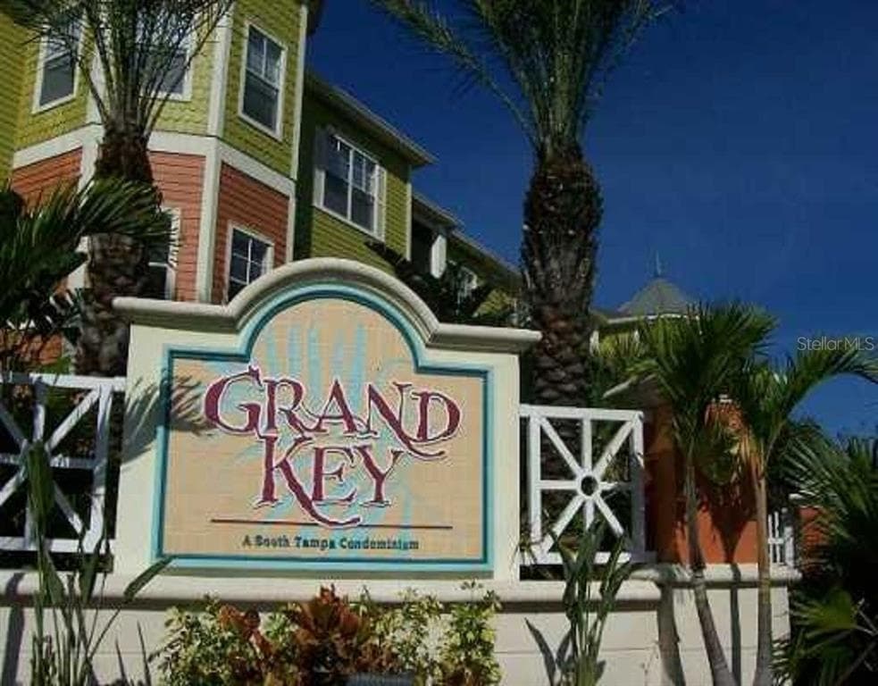 4207 S DALE MABRY HIGHWAY UNIT 4205 TAMPA, FL 33611