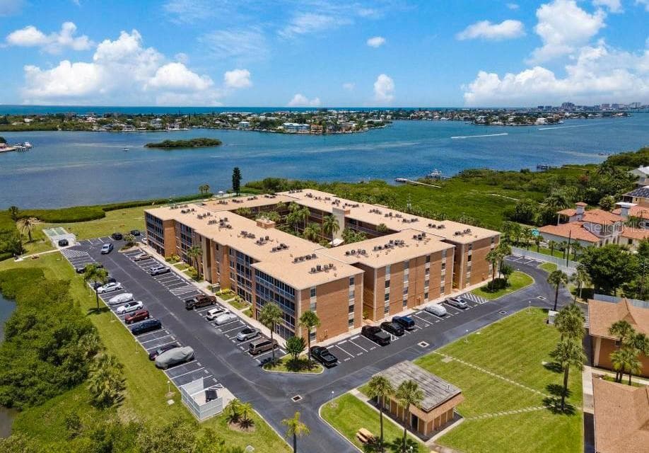 12760 INDIAN ROCKS ROAD UNIT 1059(Furniished) LARGO, FL 33774