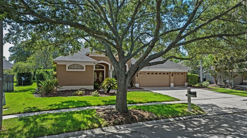 5519 REFLECTIONS BOULEVARD LUTZ, FL 33558
