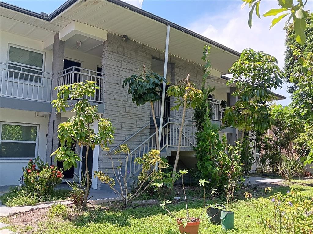 116 SW JEFFERSON CIRCLE N UNIT 11 ST PETERSBURG, FL 33703