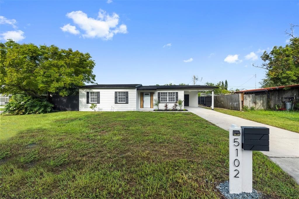 5102 MURRAY HILL DRIVE TAMPA, FL 33615