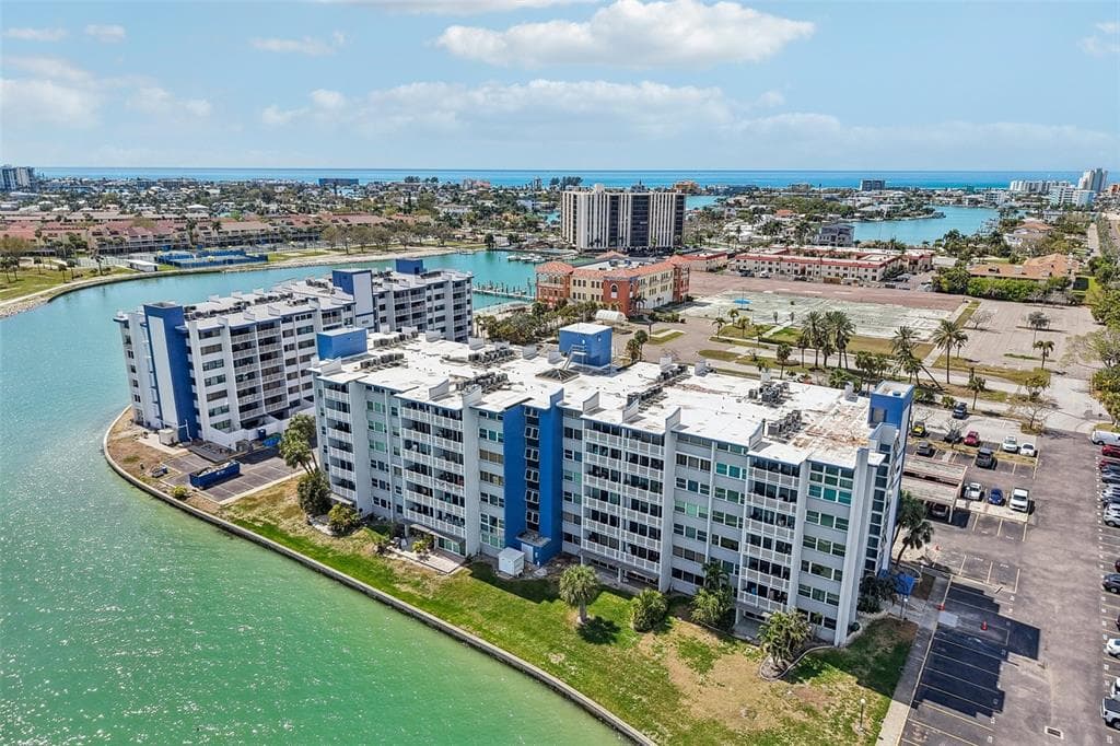 500 TREASURE ISLAND CAUSEWAY UNIT 711 TREASURE ISLAND, FL 33706