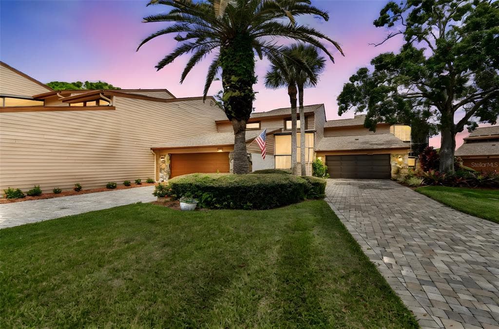 2455 LAKE POINT LANE