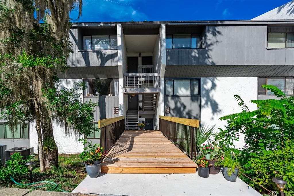 2746 SW 14 DRIVE UNIT 2746 GAINESVILLE, FL 32608
