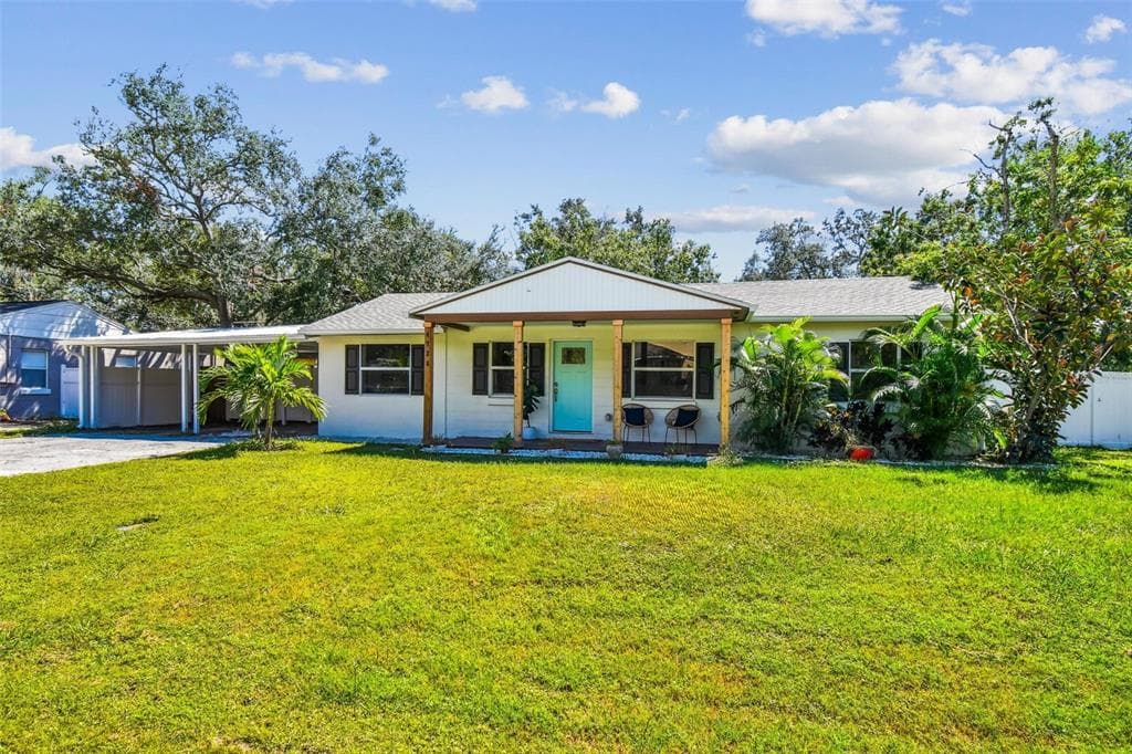 4726 W KNIGHTS AVENUE TAMPA, FL 33611