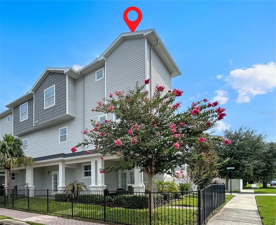 510 DOUGLAS PLACE DUNEDIN, FL 34698