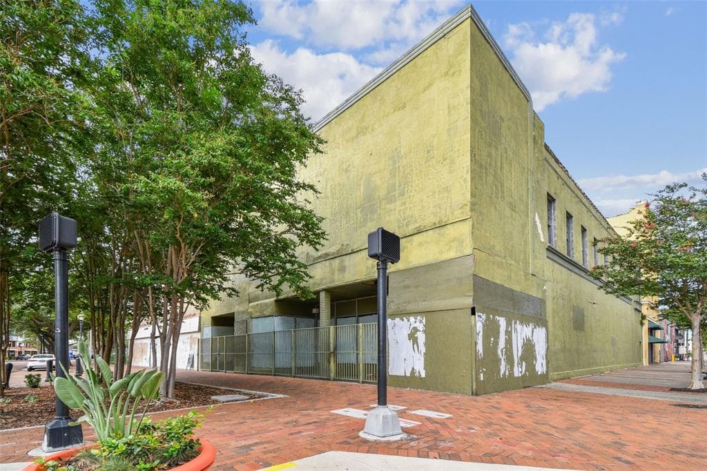1001 N FRANKLIN STREET
