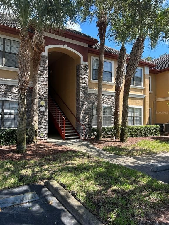 2279 PORTOFINO PLACE UNIT 20-201 PALM HARBOR, FL 34683