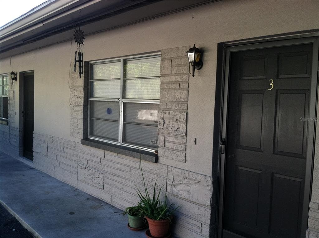 135 NE MADISON CIRCLE N UNIT 4 ST PETERSBURG, FL 33702