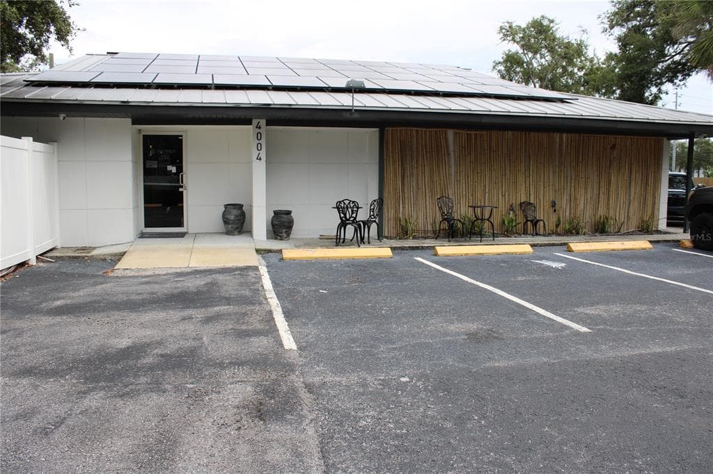 4004 PARK STREET N ST PETERSBURG, FL 33709