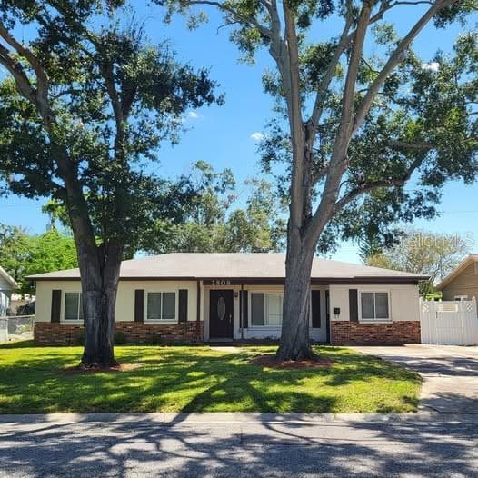 7809 LAKESIDE BOULEVARD TAMPA, FL 33614