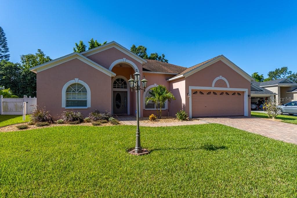 828 INNERGARY PLACE VALRICO, FL 33594