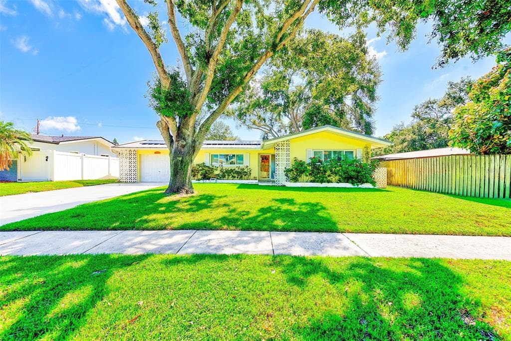 1829 CHATEAU DRIVE E CLEARWATER, FL 33756