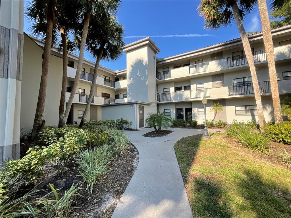 2650 COUNTRYSIDE BOULEVARD UNIT F202