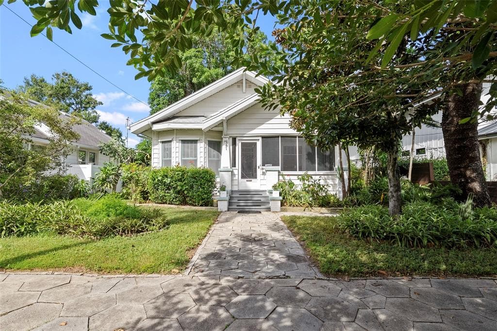 1142 7TH STREET N ST PETERSBURG, FL 33701