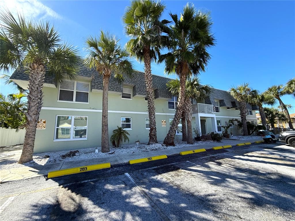 14120 PALM STREET UNIT 104 MADEIRA BEACH, FL 33708