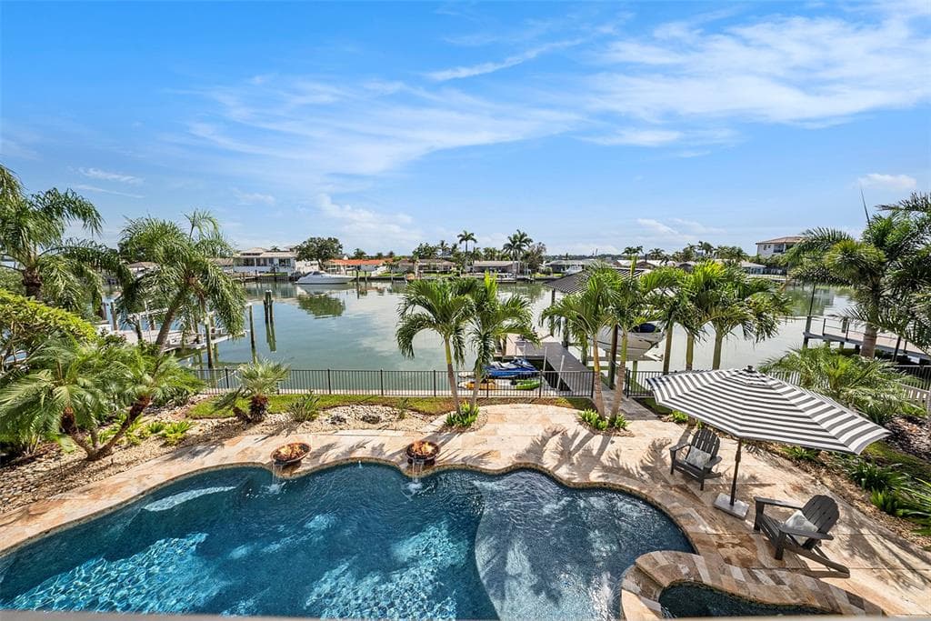 231 MIDWAY ISLAND CLEARWATER BEACH, FL 33767