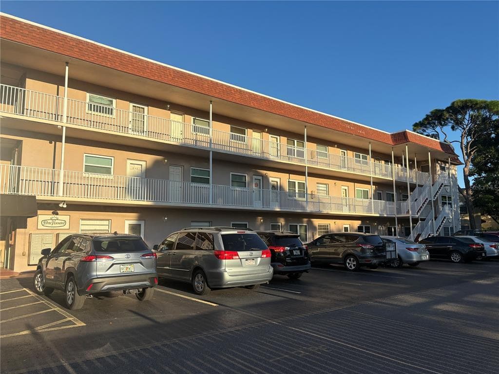6645 1ST AVENUE N UNIT 307 ST PETERSBURG, FL 33710