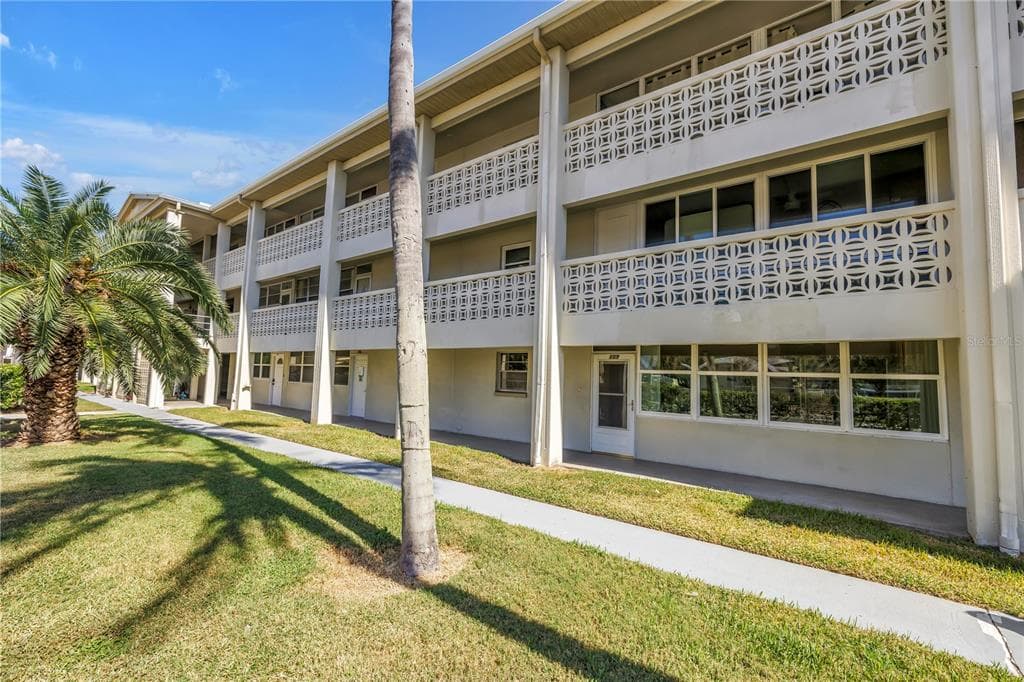 4455 DUHME ROAD UNIT 109 ST PETERSBURG, FL 33708