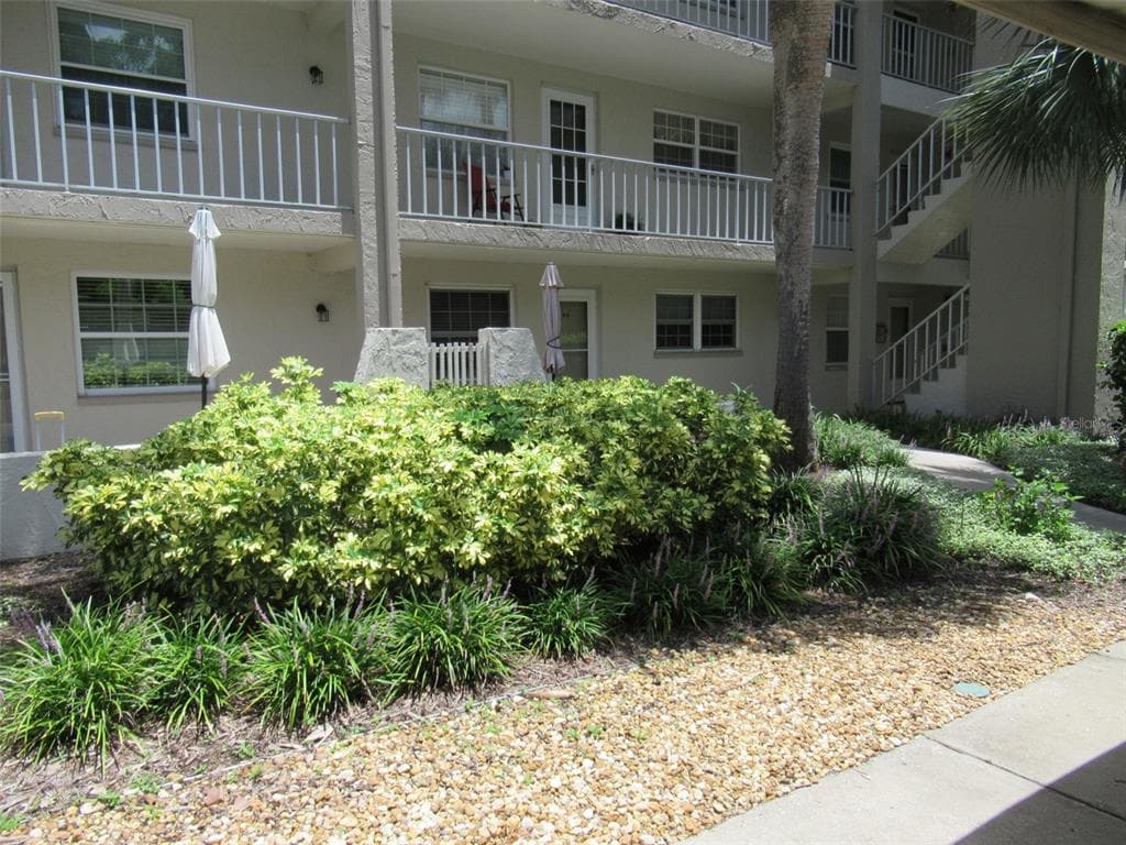 940 VIRGINIA STREET UNIT 107 DUNEDIN, FL 34698