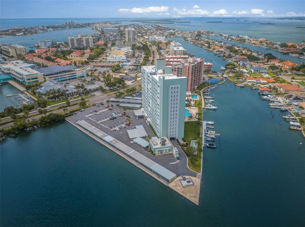 31 ISLAND WAY UNIT 605