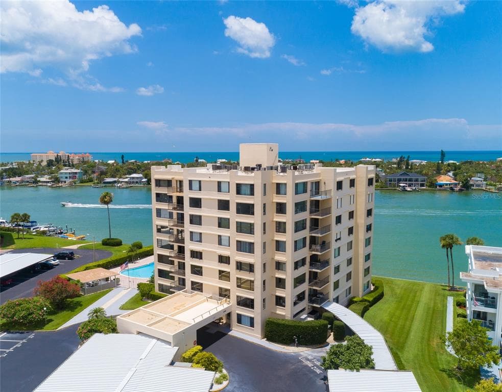 750 ISLAND WAY UNIT 401 CLEARWATER BEACH, FL 33767