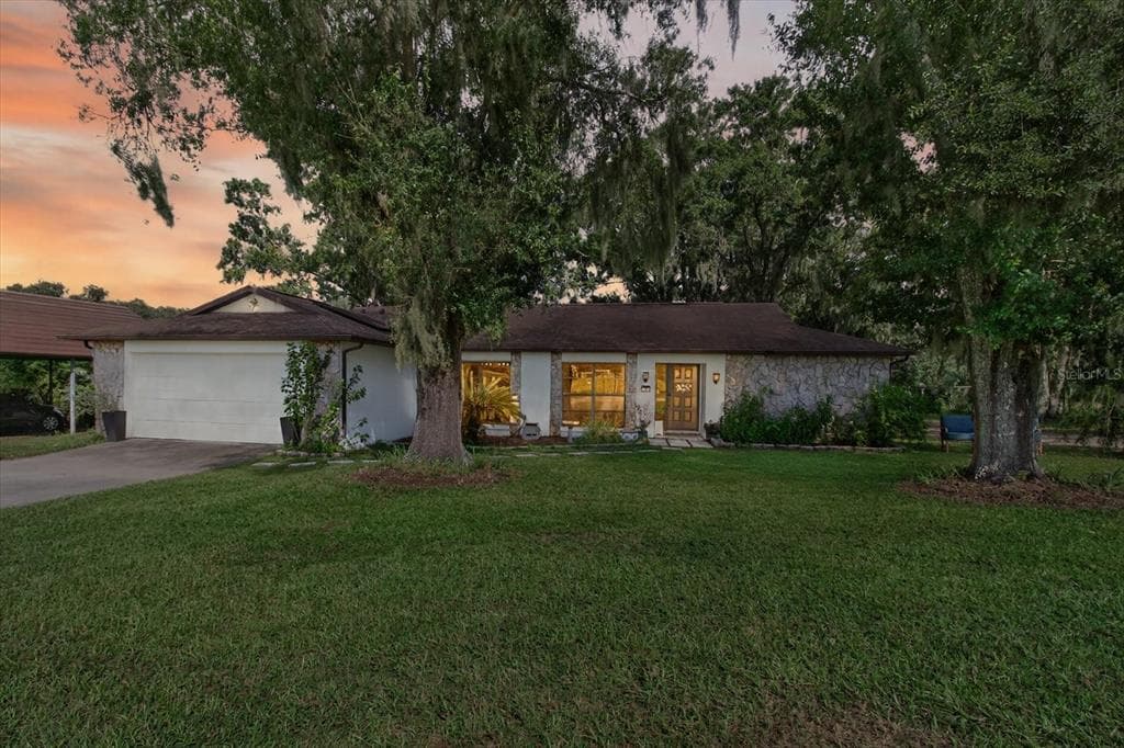 1704 STREETMAN ACRE LANE LITHIA, FL 33547