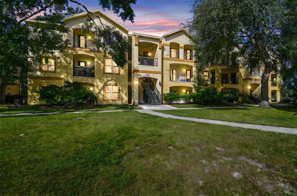 5616 PINNACLE HEIGHTS CIRCLE UNIT 101 TAMPA, FL 33624