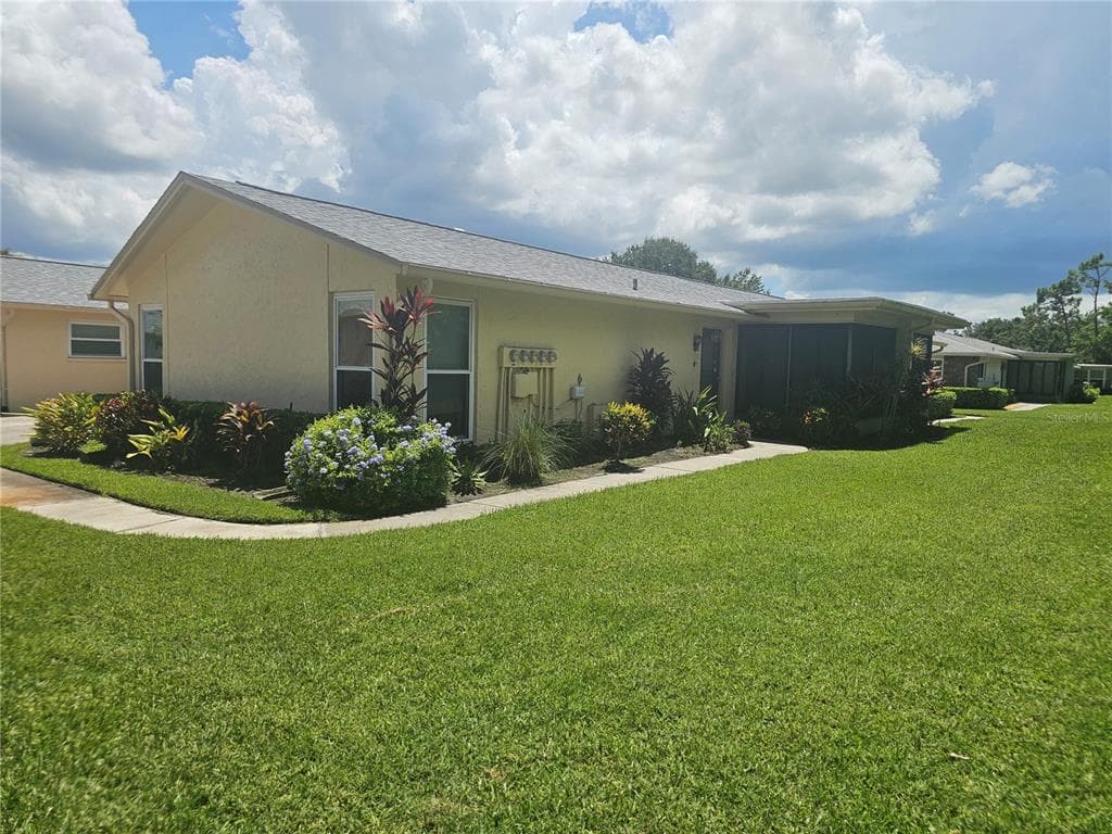 1107 QUEEN ANNE DRIVE UNIT D PALM HARBOR, FL 34684