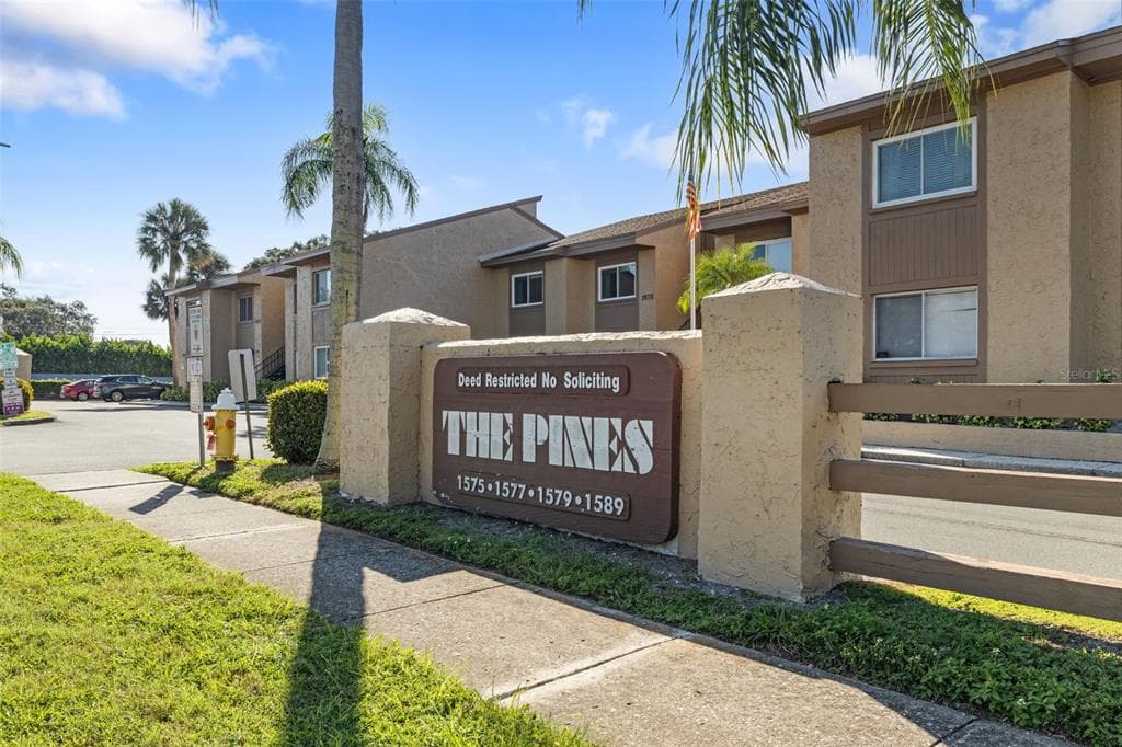 1575 GREENLEA DRIVE UNIT 6 CLEARWATER, FL 33755