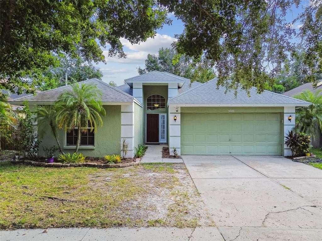 5646 PADDOCK TRAIL DRIVE TAMPA, FL 33624