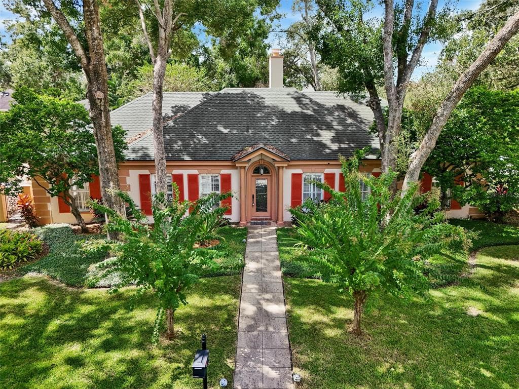 2601 MERIDA LANE TAMPA, FL 33618