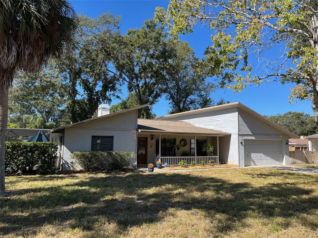 9880 W BAY STREET SEMINOLE, FL 33776