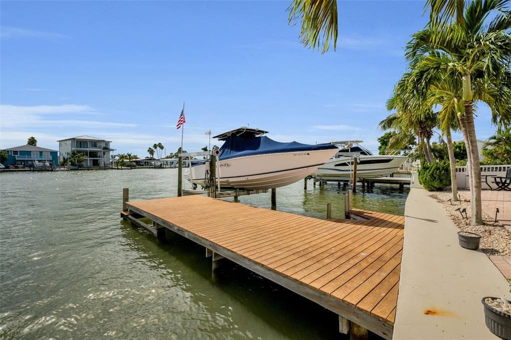 16108 6TH STREET E REDINGTON BEACH, FL 33708