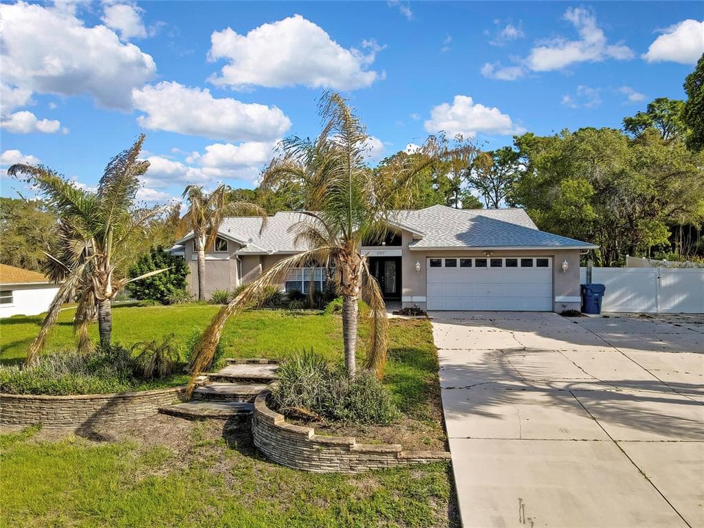 2571 RUNNING OAK COURT SPRING HILL, FL 34608